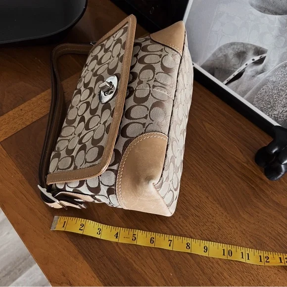 Y2K RESTORED COACH HAMPTON SIGNIATURE TAN SHOULDER BAG - Picture 9 of 16